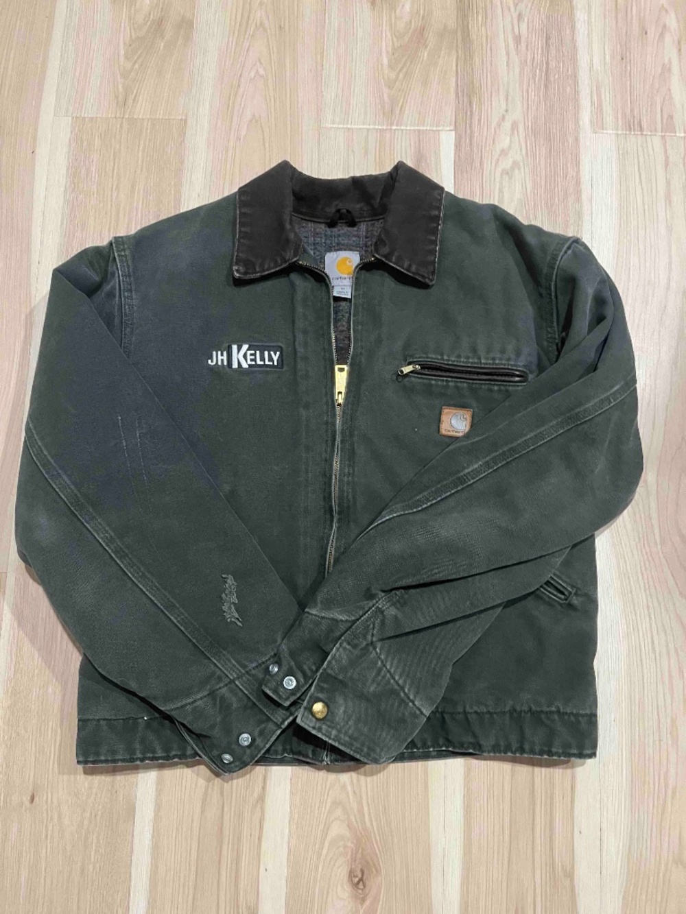 Vintage Carhartt Men's Faded Dark Green Blanket-Lined Detroit Jacket - Picture 2 of 4